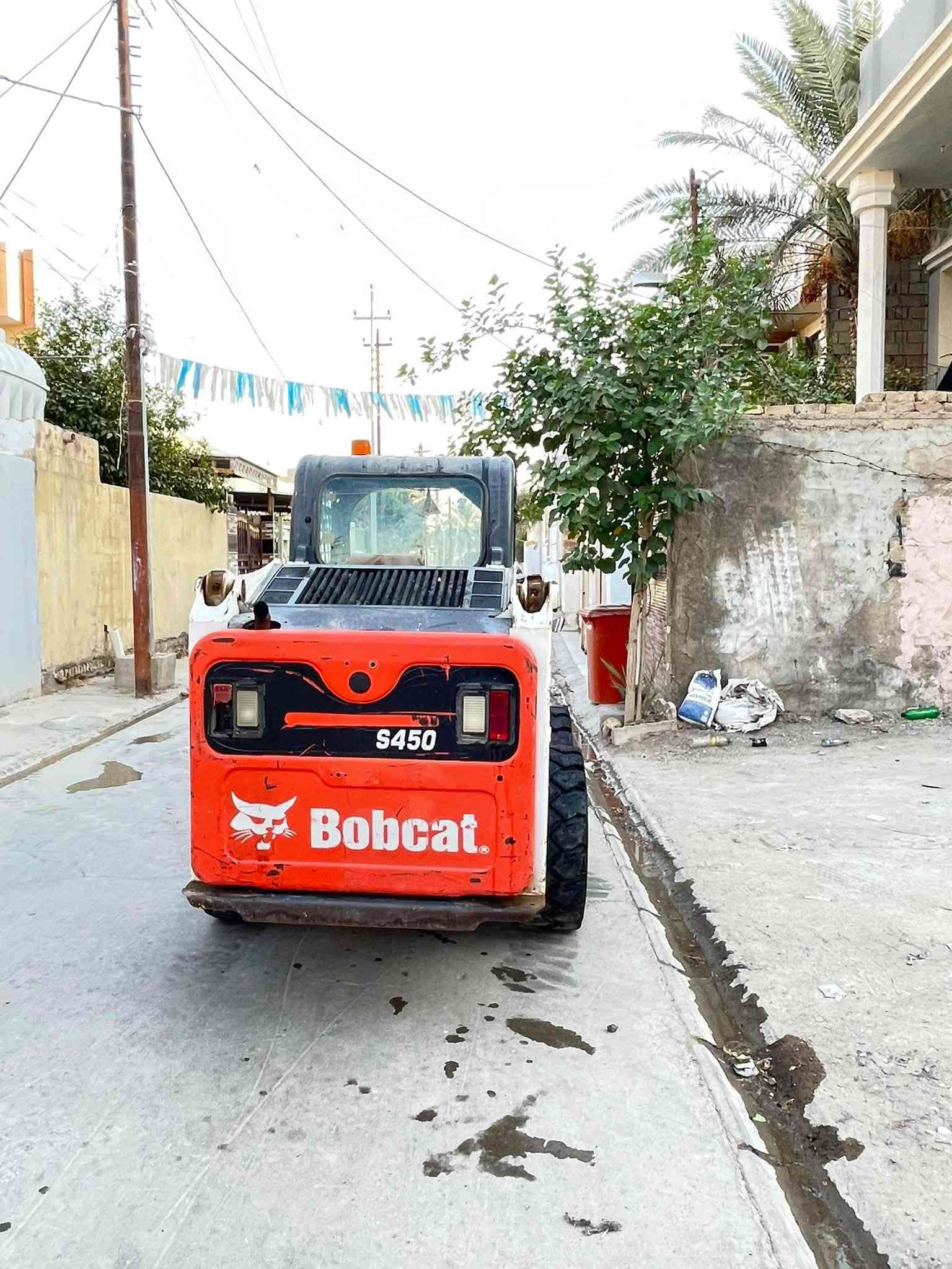 سلام عليكم شفل بوبكات حجم S450 مكينه جديده بمعنى الكلمة بس  البم ونوزل مفتوحات وباقي كفاله  تايرات جديد رقم سليمانيه تحويل ثاني يوم  مكان.ديالى ‭***********‬
