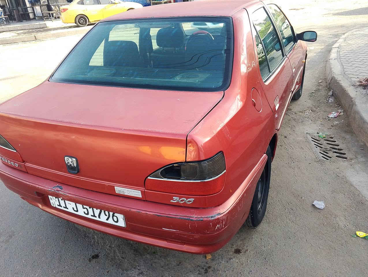 السلام عليكم للبيع بيجو 306 موديل 2002 رقم انكليزي بيها صبغ جاملغ خلفي تبريد بوري مكسور مشط ستيرن جديد تخم تاير جديد السعر 29 أو بيها مجال بسيط حك الجيه مكان السياره كراده شارع الصناعه رقمي ***********
