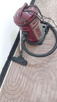 مكنسة كهربائية • ٣٥٠٠ واط • نظيفة