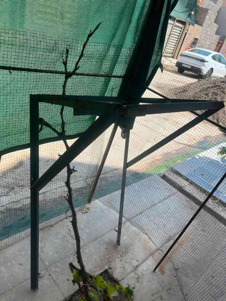 قفص طيور + قاعدة حديد
قفص خ شب للبيع ارتفاع 120 cm 

عرض 58 cm   

طابقين نضيف  

السعر 50 وبي مجال  

خابرني وتدلل

*********** 

 ويا قاعده مالتو
