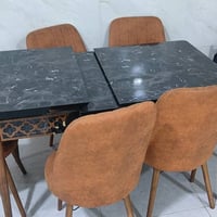 ميز • ٦ كراسي • نضيف