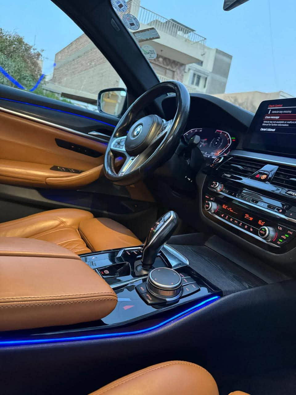 بي إم دبليو 530i موديل 2021 فئه لكجري محدثه m بكج تحديث اصلي و ويل m اصلي 
ماشية 68ألف ميل وبيها قطعتين صبغ جاملغ وبنيد بدون ايرباك 
بدون دواخل والداخل قيسي 
محرك 4 سلندر ما مفتوح والمحرك والكهربائيات بشرط
داتاشو وسكان كهربائي وسكان حار
كوشنات حار وأوتو ستارت وأوتو ستوب
شاشة كبيرة سماعات هارمان والداخل الوان متغير وصندوق كهربائي
فتحة سقف لايتات LED وحساسات كاملة
رادار أمامي وجانبي ورادار 360 وتحديد سرعة
نظافة 100% بدون نقص مكان السياره بغداد زيونه السعر 28700 
***********

