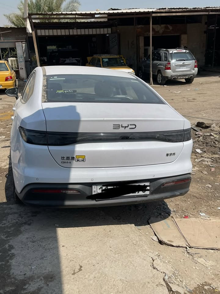 السلام عليكم BYD
سيل 5 ماشي 9 الف 
البيع على حادثه بدون ارباك 

شغاله وماشيه وياه لايت ودعاميه 
السعر 12 مليون مكاني بغداد الدوره 
***********
