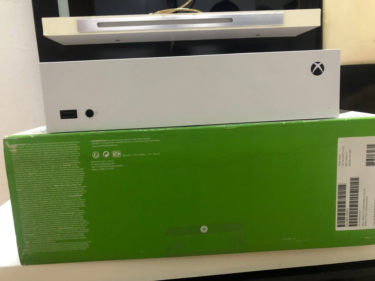 للبيع: جهاز اكسبوكس سيريس اس (Xbox Series S) نظيف جداً 🔥

السلام عليكم إخوان عندي جهاز Xbox Series S للبيع الجهاز نظيف جداً واستخدام خفيف ومحافظ عليه ما مفتوح ولا مدخول صيانة وشغال تمام بدون أي مشاكل ولا حرارة ويا الجهاز يدات تحكم أصلية عدد 2 شغالين ويجي وياه شاحن بطاريات لليدات والجهاز بيه ألعاب من ضمنها لعبة Red Dead Redemption 2 ومجموعة ألعاب أخرى جاهزة للعب مباشرة والجهاز مواصفاته قوية بيه هارد SSD سريع يفتح الألعاب بسرعة وميزة Quick Resume للتنقل بين الألعاب ويدعم ألعاب الجيل الجديد والمكان الشرطة الرابعة وفحص وتجربة قبل الشراء وللتواصل يرجى المراسلة على الخاص أو الاتصال على الرقم ***********
