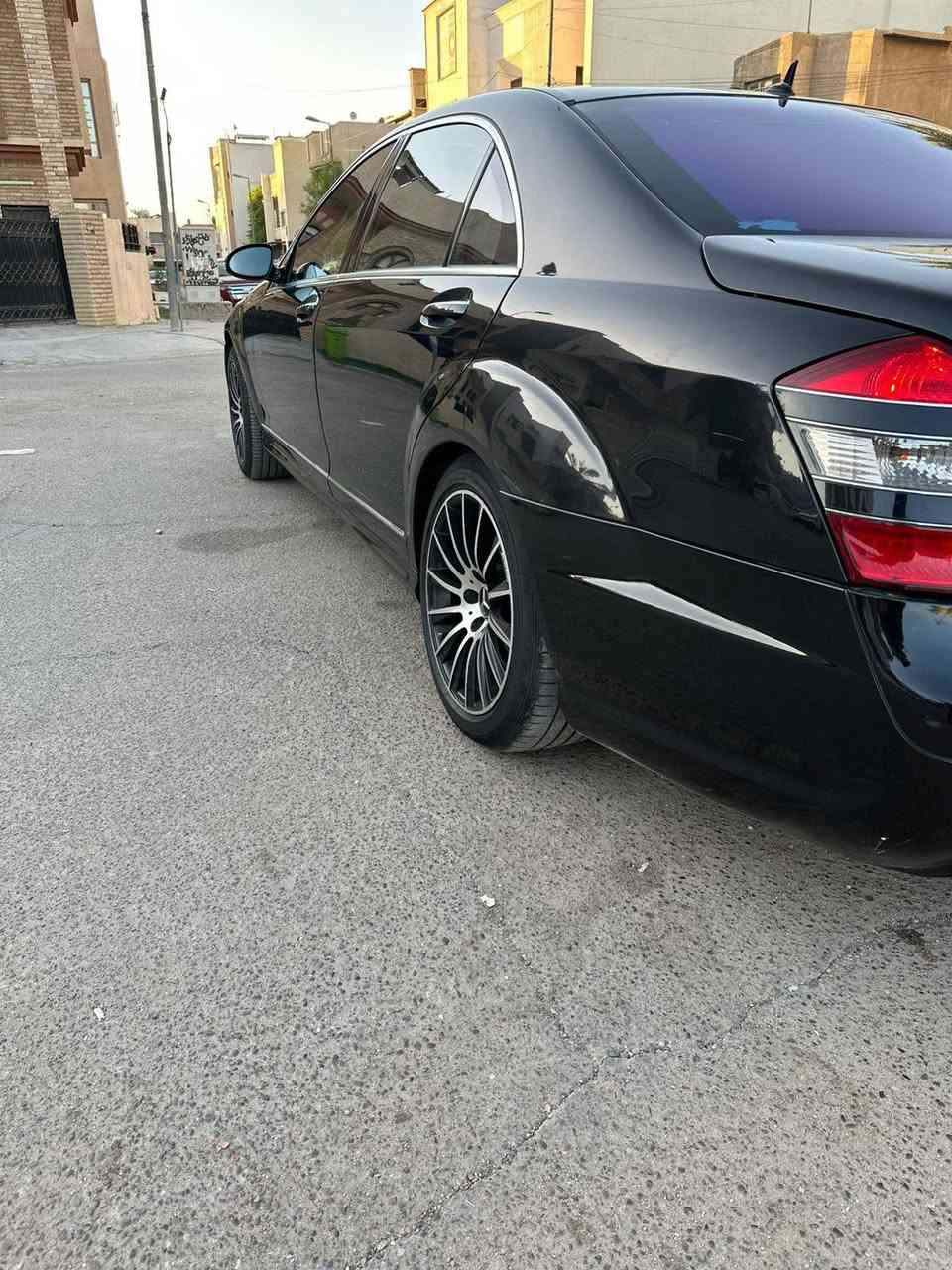 مارسدس موديل ٢٠٠٩ ماشيه ١٧٠ الف حقيقي سياره جاهزه كل نقص مابيه سيارة فول موصفات باب طويله سعره 175 ورقة مكفولة من الصبغ فقط صبغ جنطه بدون معجون و بارد مقدار شبر رقم انبار مميز تحويل مباشر الاتصال على الرقم ***********
