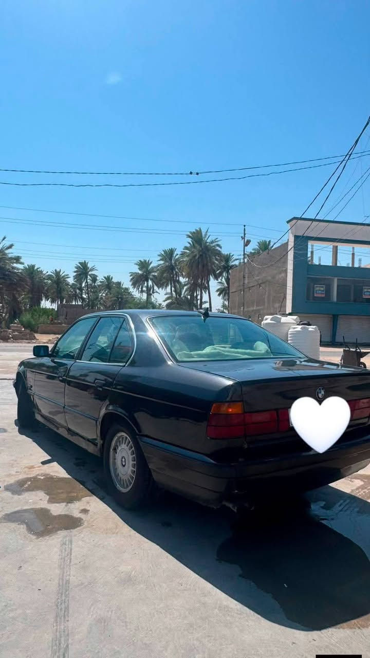 السلام عليكم 

بي ام دبليو للبيع 525 

موديل 91 

مكفولة كير حداديه تبريد 
السعر 32 وبيها مجال 

العنوان بابل السياحي 

الرقم ***********
