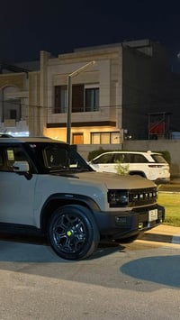 جيتور t2 luxury موديلها  2025 ماشية 15 الف للبيع السعر 24000$ للاستفسا...