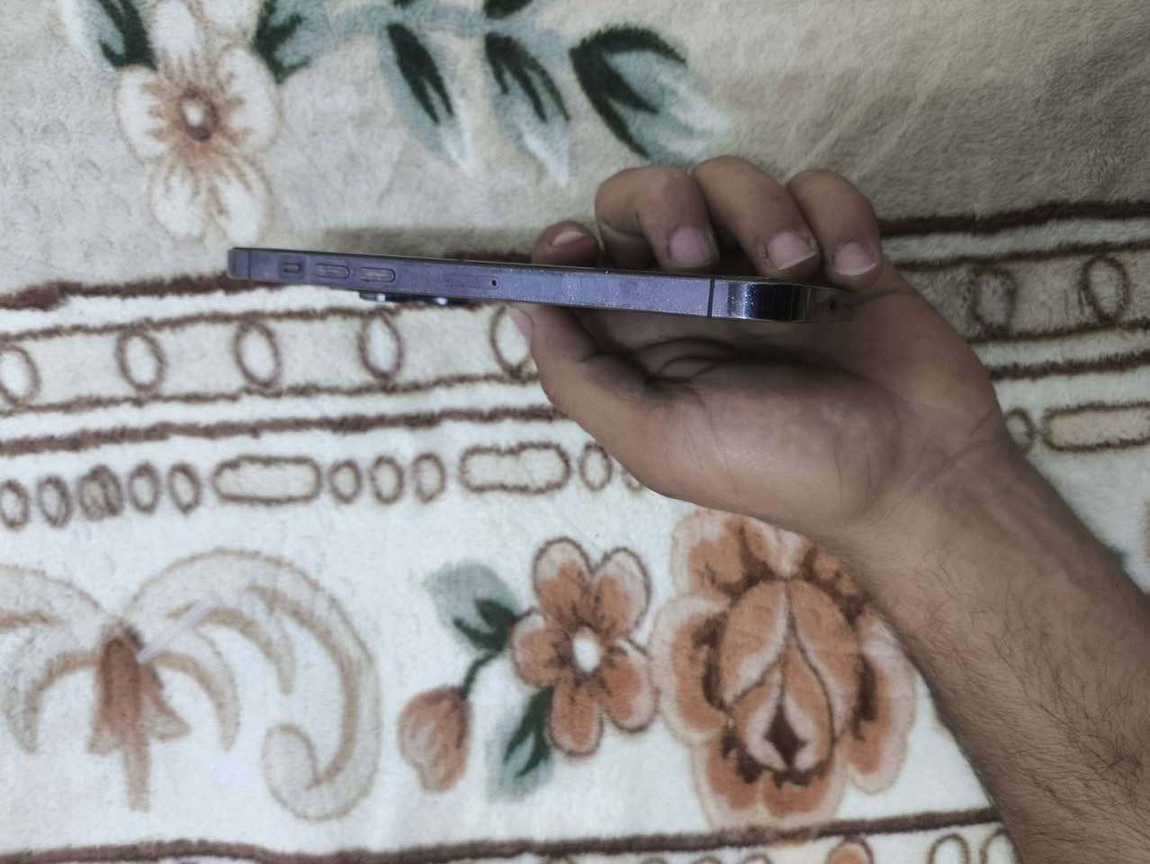 ايفون 14 برو ماكس • كبس ما مفتوح • بطارية ٧٨