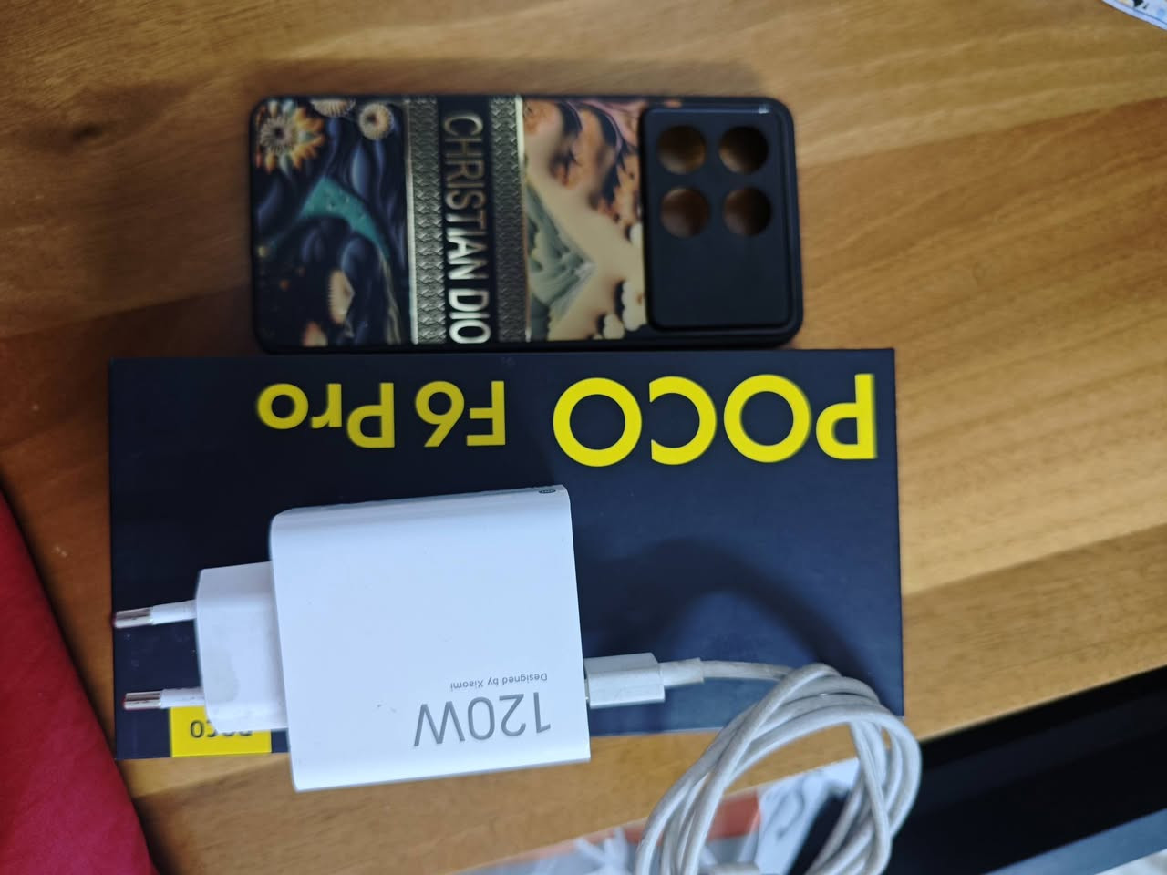 Pooco f6 pro ذاكرة ٥١٢ كامل ملحقات *********** نضيف الجهاز بي فطر ب ضهر
