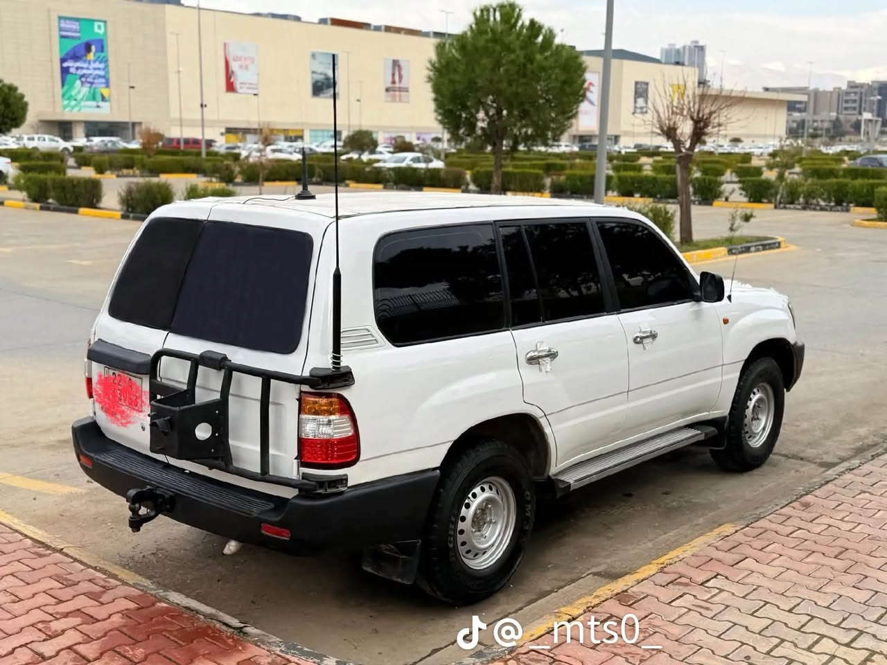 السلام عليكم لاندكروز. سلك للبيع او المراوس السياره مديل 2003 السياره مكفوله من الحادث مصبوغه عام بدون حادث رقم أربيل بسمي مكينه كير خير من الله تبريد ثلج صدر جديد مكاني بغداد السعر ١٣٥.       ‭.    ‭***********‬

نص مكتوب في الصور:
- @_mts0_
- @mts0