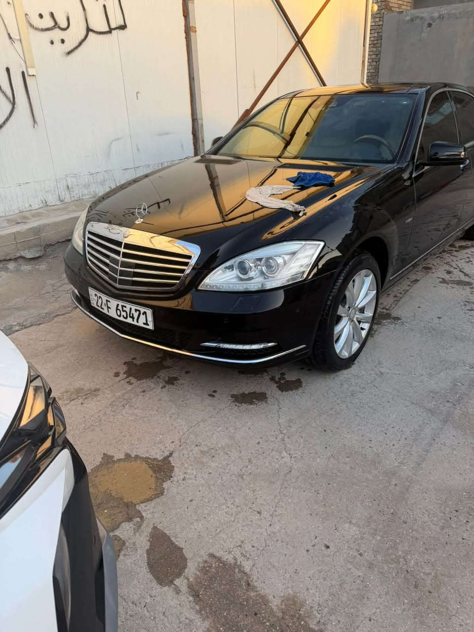 السلام عليكم من رخصه الادمن المحترم مارسيدس 2013 خليجيه bcm سياره جديده باب طويل مكينه 350 s سته سلندر فحص وهسه جديده للاستفسار الاتصال *********** مكان السياره بابل

نص مكتوب في الصور:
- علي محسن 13 د
- وارد يابان 2013