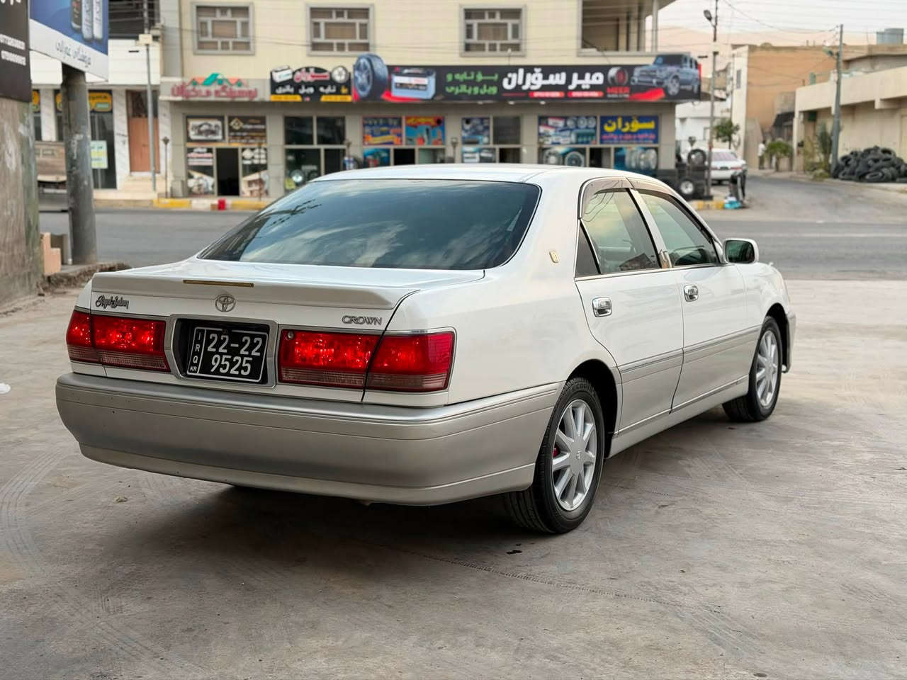 مەلیکەی موس (d4 171) دیفۆڕی بچوک ٢٠٠٢
***********
بۆ فرۆشتن یان گۆڕینەوە بە شتێک بە دڵم بێت 
(٧٥) هەزار ڕۆشتوە بەشەرت کۆمپیتەر 
کۆدی هەیە 
یەک دوگمەیە 
یەک پارچە بۆیاخی هەیە لەگەڵ شوێنی موسەکانیا 
دەعم و لێدراو و قرچی نیە 
کەڤەر گۆڕاو بەشەرت 
چاڵ و شوختی نیە سەیارەکە لۆکە ماشاللة 
هەمو مەسرەفێکی کراوە 
تەقەو ڕەقەی نیە 
تەبرید و گەرمی بەشەرت 
برێکی بەستراوە 
ڕۆنی مەکینەو هایدرۆلیکی گۆڕاوە 
ویل نەجمە تایەی تازەیە 
یەک دینار مەسرەفی تیا نیە 
سعری( ٥٥ )وەرەقەو معامەلەیەکی کەم 
 کونی گەرمی گیراوە 
تەبریدی بەر قاچ چاک کراوە 
پۆڵیش کراوە 
هەمو گیانی لۆکە لەسەر دەقی شەریکەیە 
ئەگەر موشتەری نیت سەری خۆت و منیش مەئێشێنە 
***********
ئەدمینی ❤️
