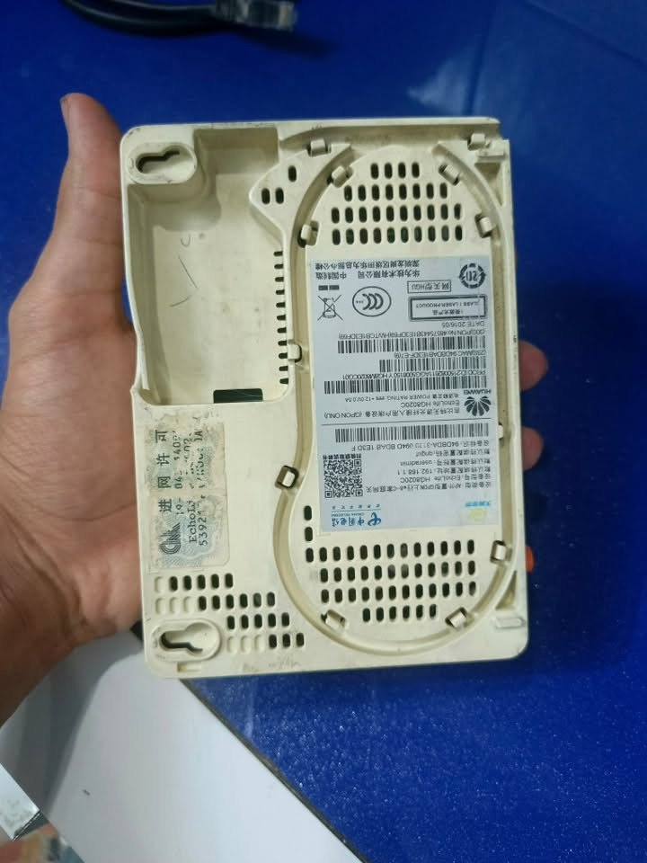 راوتر مستعمل نظيف للبيع مع تحويله ONT/100ms
السعر / 40 وبي مجال . 

للتواصل / ‭ *********** ‬بي واتساب .
