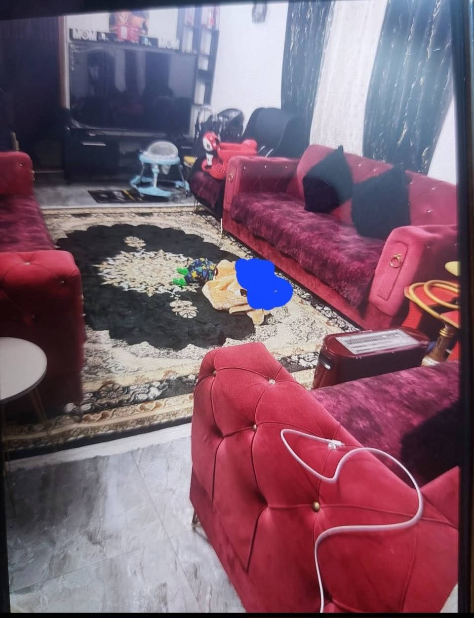 سلام عليكم تخم البيع ١٠ مقاعد كلش نضيف السعر ٣٠٠ الف تواصل ***********
