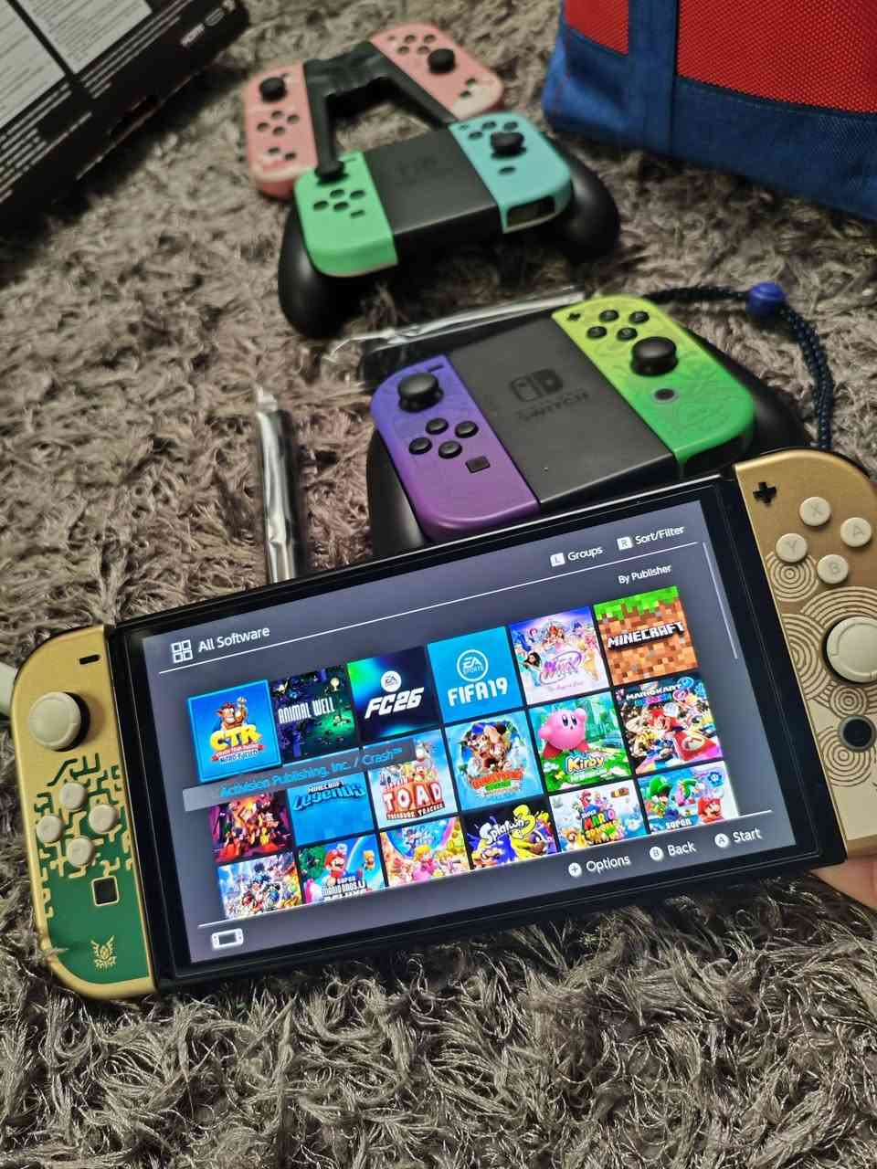 السلام عليكم..
نينتندو سويتج اوليد باندل زيلدا دموع المملكة 
نظافه 98٪  شخط واحد مابي 
nintendo switch oled zelda tears of the kingdom edition 
🔴مهكر اوفلاين فقط🔴
ذاكره اصليه 256gb
ملحقاته الاصليه كامله ولاصق شاشه حمايه اصلي
+
ملحقاته ثانيه اخذها هديه🌹🌹 ويه الجهاز ما احتاجها 
🟦جنطه ماريو 
🟦٦ جويكونات ويده تحكم قسم منها لو واحد لو ثنين بيهن مشكله الباقي شغال  .. وطبعاً الجوي كون الذهبي مال الجهاز الاصليه جديده ومابيهن مشاكل مربوطه بالجهاز مباشر 
🟦 يده السوده الي تحمل الجوي كوين  اصليه وياها وحده ثانيه اصليه وثالثه بيها منفذ شحن الي مربوطه بالجوي كون الوردي
@@@@@@@
الجهاز رايده ب 360 الف
توصيل موجود 
شراي دزلي خاص لو راسلني واتساب 
***********
