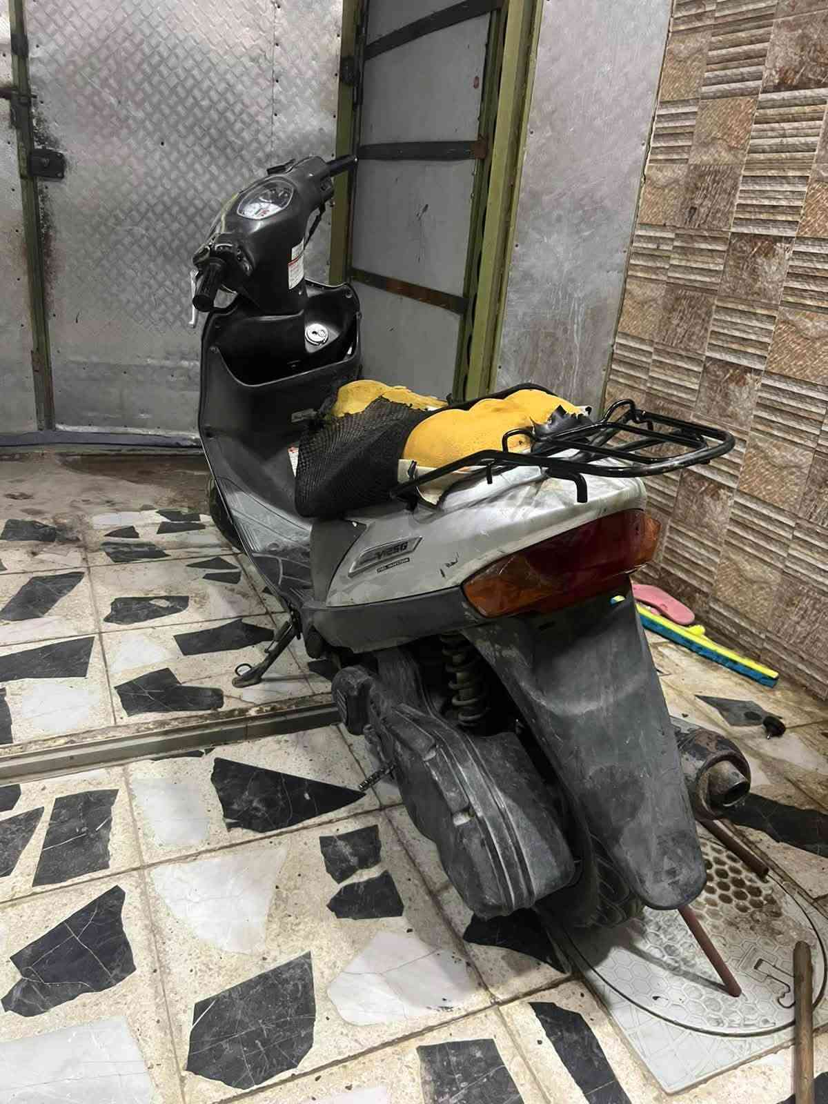 سلام عليكم دراجه اترز للبيع سعر 200الف وبيه مجال طافيه عنوان مدينه رقمي ***********
