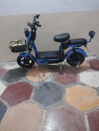 باسكل شحن موديل 25 بطارياته نضيفه سعر 370 وبي مجال رقم الهاتف 07726833...