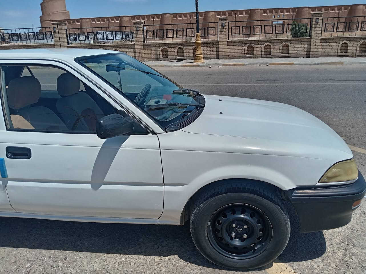 السلام عليكم كورلا للبيع موديل 1990محرك طابوكه  شديته لاتنقيص ولاتبخير زوج تايرات اماميه جدد كهربائيات كلها شغاله تبريد شغال ويه سويج رقم صلاح الدين الدولي كير اوتماتيك السياره بسمي السعر 43وبيها مجال اتصل على الرقم ***********
