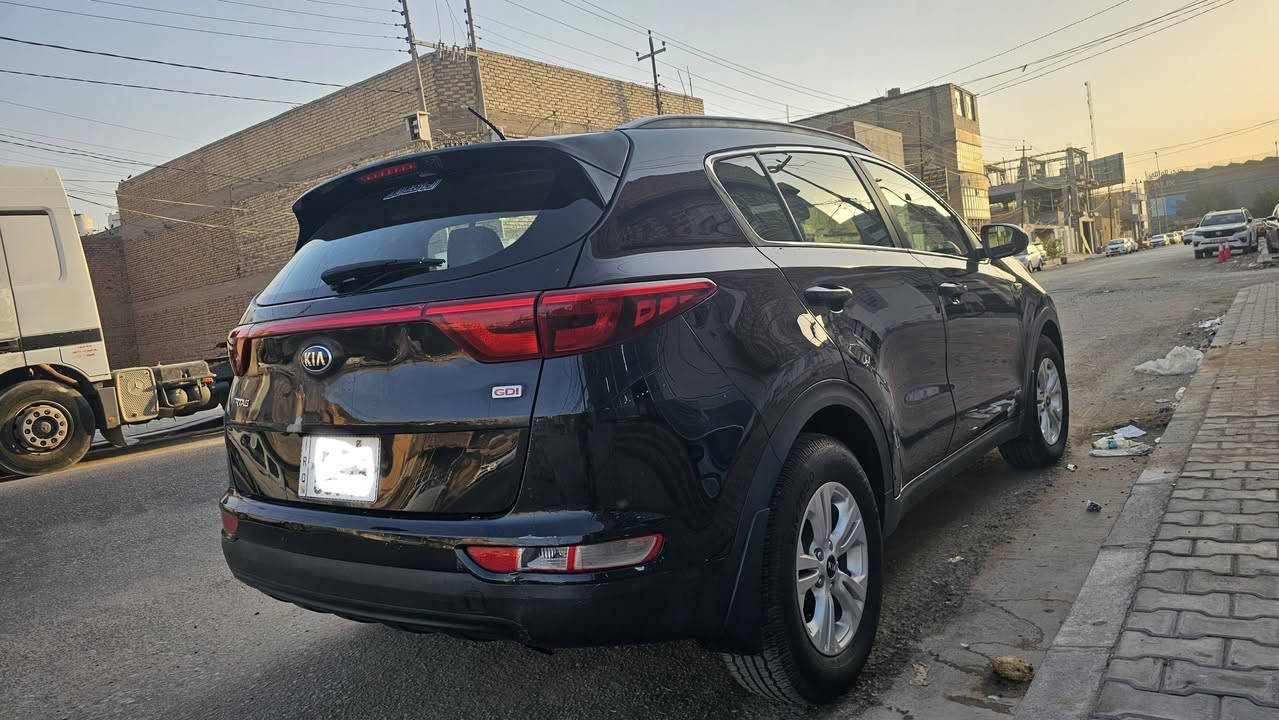 سيارة سبورتج للبيع موديل ٢٠١٨ خليجية
سيارة مكفولة من الضربة فقط باب الجنطة محرك مكفول تخم تاير توني  مبدلهن منظومة كاملة للتبريد فول برودة سيارة مواصفات الاساسية سيارة خير من الله ترايها للبصرة السيارة باسمي ورقم دولي وهزة جديدة سعر السيارة١٧١ وبيها مجال مكان سيارة النجف  للتواصل على الرقم التالي *********** الرقم بيه واتساب
