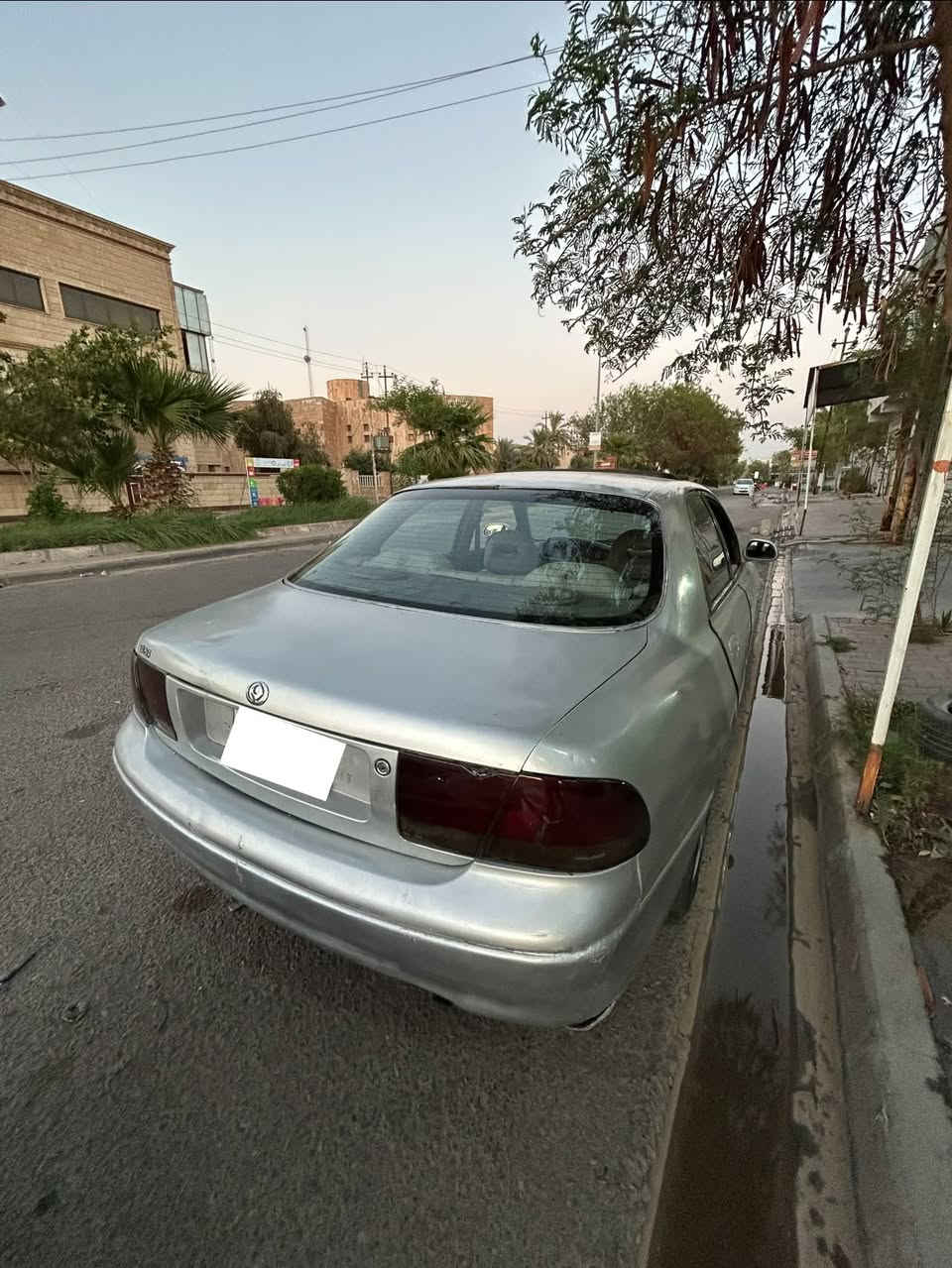 سلام عليكم ورحمة الله وبركاته 
مازدا فاصوليا موديل 93 للبيع
-  سنويه مشروع وطني شرط التحويل
- بطاقة بنزين موجود
- كير محرك كلش قوي ونشط شرط لا صرف ولا بخار
- صدر جديد دبلات و لويات كله جديدة
- 4 جامات كهرباء
- سقف سلايت شغال
- شاشة ايباد ( اندرويد )
- لايت زينون شمسي
- السياره تبريد بس يحتاج تبديل البواري لان مكسورات
- گيجات كلها شغالة 
- السيارة بدون حادث قوي و شرط الدواخل
السعر 35 ورقة و بي مجال 
مكاني كركوك ***********
