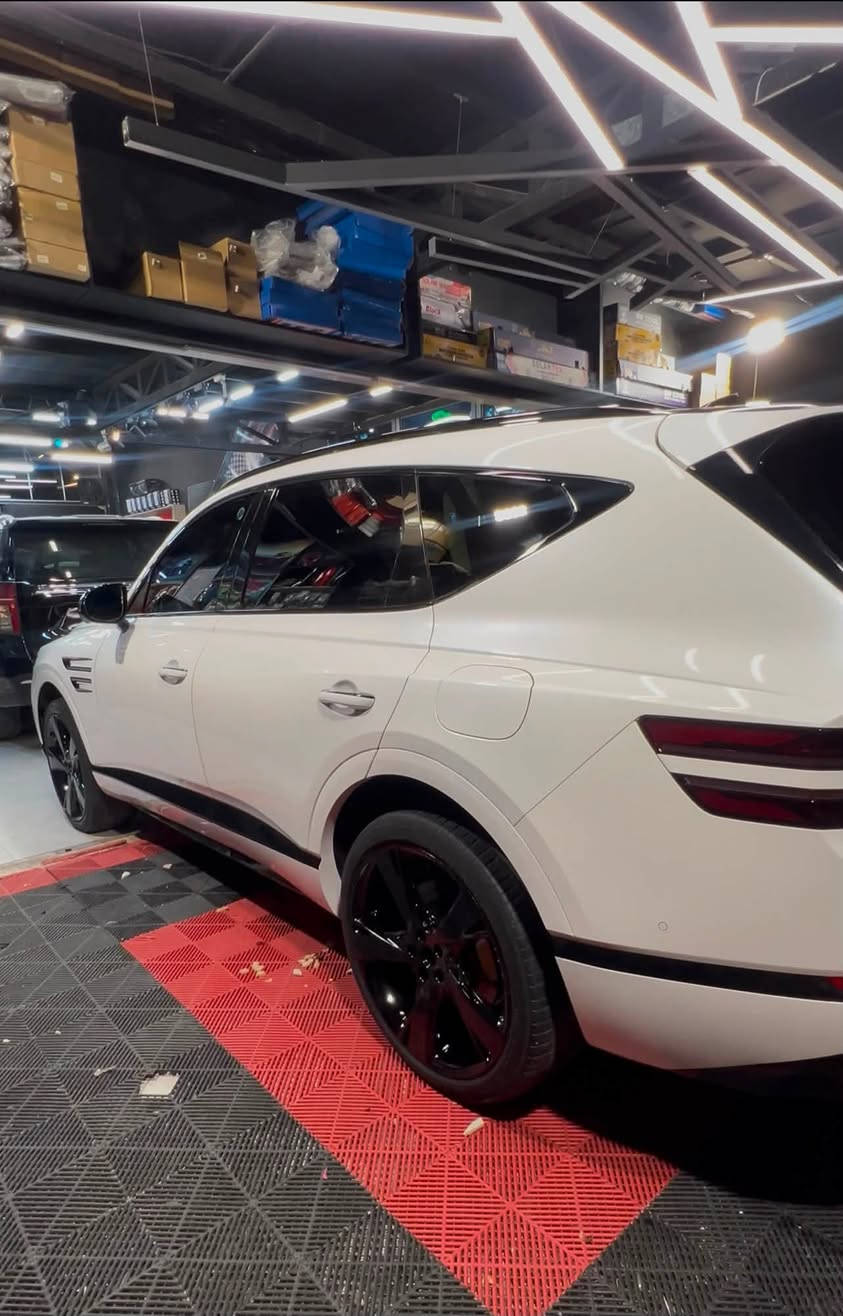 السلام عليكم شباب
Genesis gv80 prestige 2023

V6 3.5 t

اعلى مواصفات بالجنسس

بيبان شفط 

وداخل ابيض من الاخير اعلى مواصفات

رقم بغداد حرة باسمي 

بدون ايرباك 

ماشية 24720 كيلو متر 

حادثها كدامكم بس دعامية ( بس اجه بيها شخوط بالجاملغ والبنيد وصبغتهن وعندي التصوير قبل الصبغ ) 

وتكحيل بسيط بصف الجامه الامامية اثر شخوط بالتكمة 

بيها ملحوظة اتصل وافهمك عليها 

عارضها ٣٨٥وبيها مجال هواي للطيبين😂❤️

***********

***********

