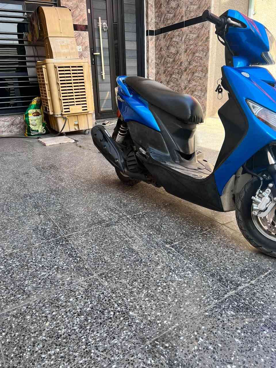 سلام عليكم دراجه GTR الحديث 🏍️
لون ازرق 🧿
الدراجه بحاله الوكاله ماشيه 12الف 
محرك وكفرات مكفولات مابيها لا صبغ ولى فطر ولى كسر بل مازده  الدراجه من الطول للطول بلاديه ولدراجه ما متعوبه ابد 
مكاني بغداد الشعب 
الاستفسار ***********
