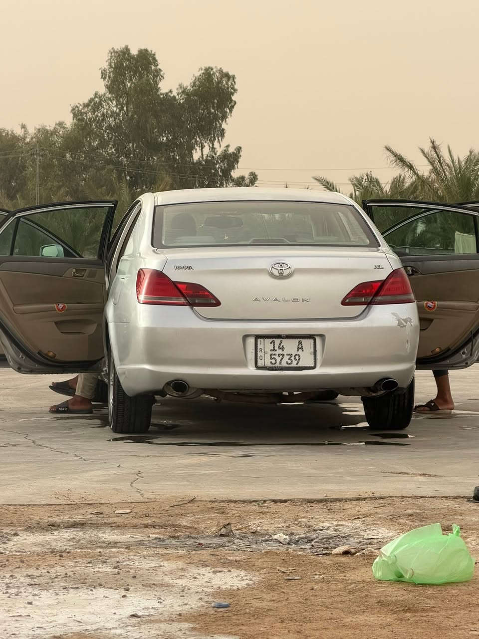 تيوتا افلون موديل ٨ خليجي صبغ عام اثر جراد
بيها جاملغ وشويه من البنيد وراجع بارد 
كير ومحرك بحاله جيده 
السعر ٦٥ مكاني بابل 
***********
