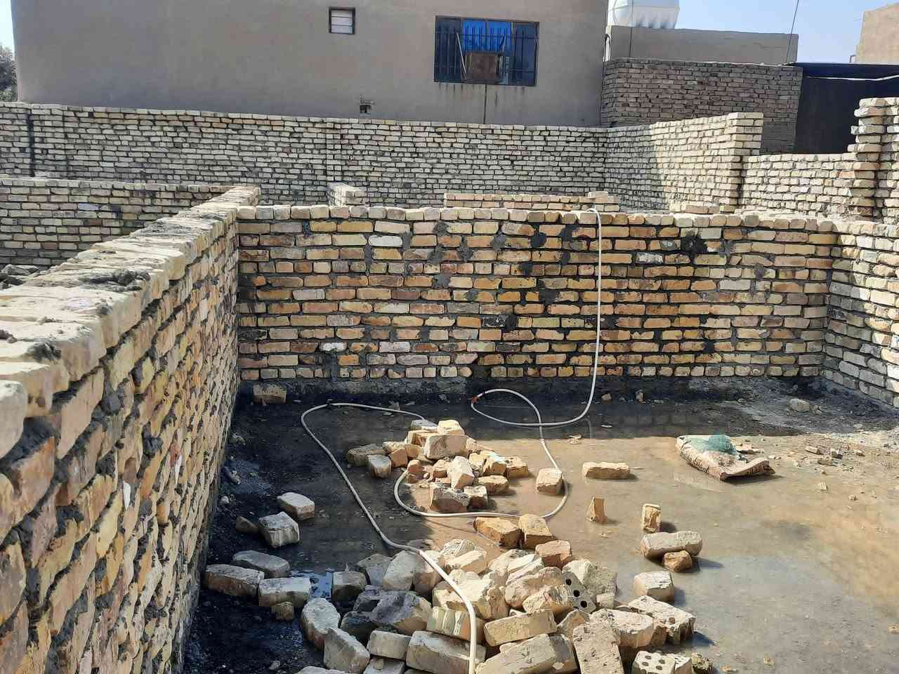 طابوق عادي ٥٠٠ جديد ٤٥٠ خلفه بناء احمد الجبوري شغل على دبل شغل نضافه الموقع تصال الواس اب او رقم الواس ***********
