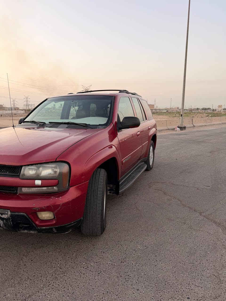 السلام عليكم للبيع سياره بلايزر 2002 LTZ وارد كوري لكوري معروف ما ينكفل من الصبغ
سنويه ورقام جدد
 كفاله  ضربه كير محرك 4200 القبق السود المرغوب
حداده تخم تاير منضومت بانزين منضومت تبريد 
كله جديد 
قبل فتره حورت الكلج مروحه شديت فانات 
صار فرق كلش حلو بيهه قلت صرف وقود 
وصارت خفيفه ونمر ذبهن بسرعه
تبريد تدفئه قطعتين ثلج 
شاشه كامره 
كشنات تدفئه تحكم كهربائي
مثبت سرعه
ما ناقصهه شي جاهزه من كل النواحي
سعر 98 وبيهه مجال 
الستفسار *********** البصرة, العراق
