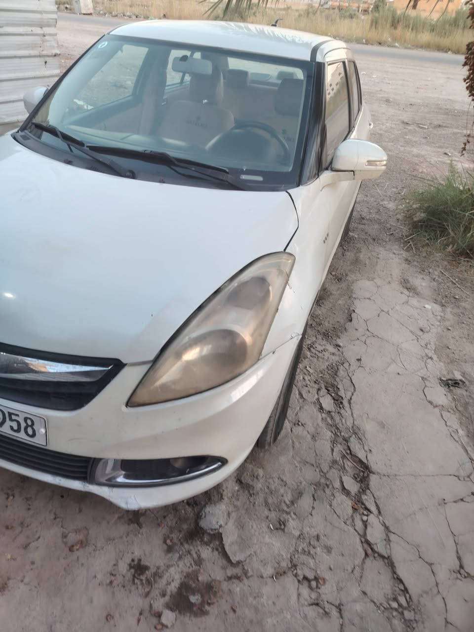 سلام عليكم للبيع سوزوكي سويفت دزاير موديل ١٦ السياره مكفوله من كير ومكينه وتبريد وتخم تاير جديد السياره بيها اربع قطع صبغ ابيعلك حزام عنواني بغداد التاجي سعر ٥٠ واتساب مفتوح ***********
