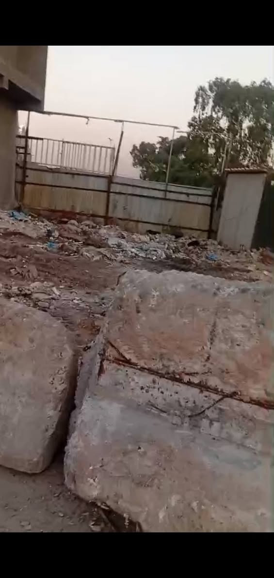قطعه للبيع  المساحه 100مربعه قطاع صفر على شارع العام مقابيل المعارض تواصل *********** ابو عباس الكناني
