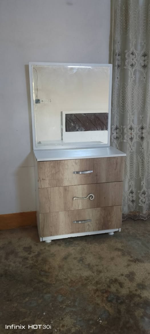 غرفة نوم تركي للبيع.5قطع
كنتور سلايت .3ابواب 
سعره مناسب...
اتصال ...***********.  او واتساب
