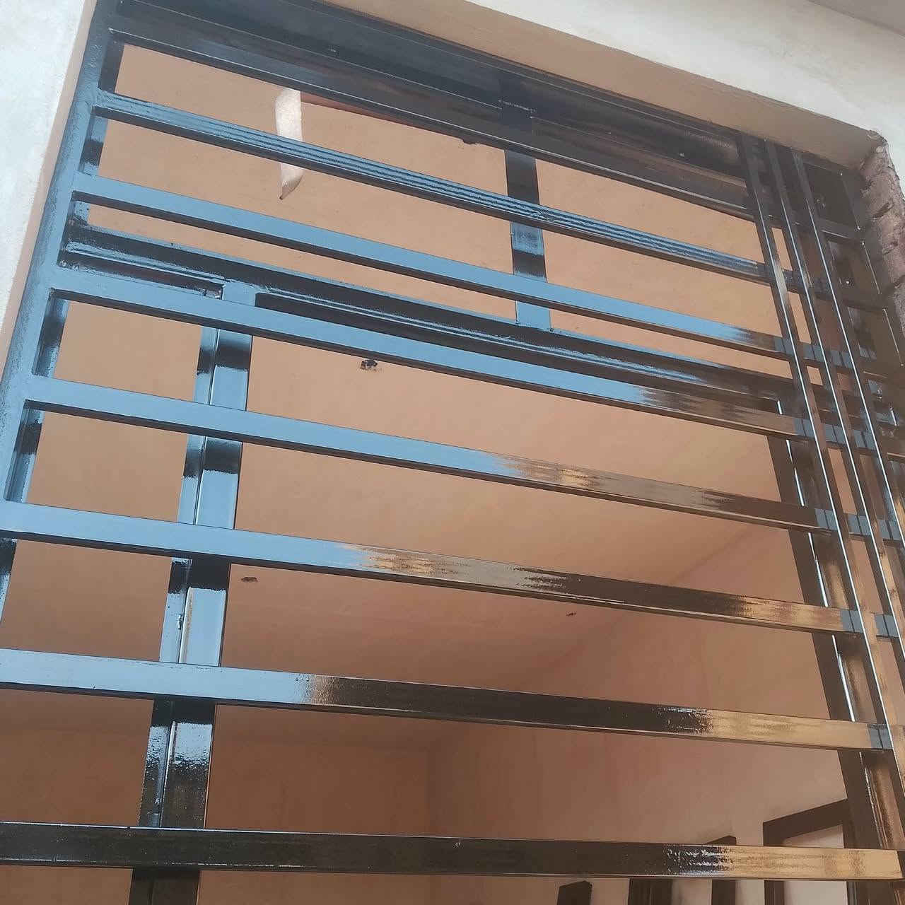 تنظيف شبابيك • صبغ شبابيك • نجف الحرية
