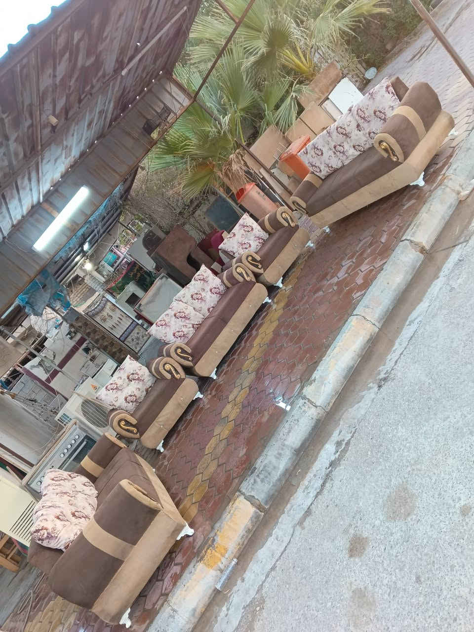 تخم تسكام عشر مقاعد مستعمل نضيف السعر 🌹 250 🌹 ألف العنوان العزيزيه منطقة باب الحاره *********** *********** يوجد واتساب وماسنجر وتوصيل لجميع المحافظات بل الاجره
