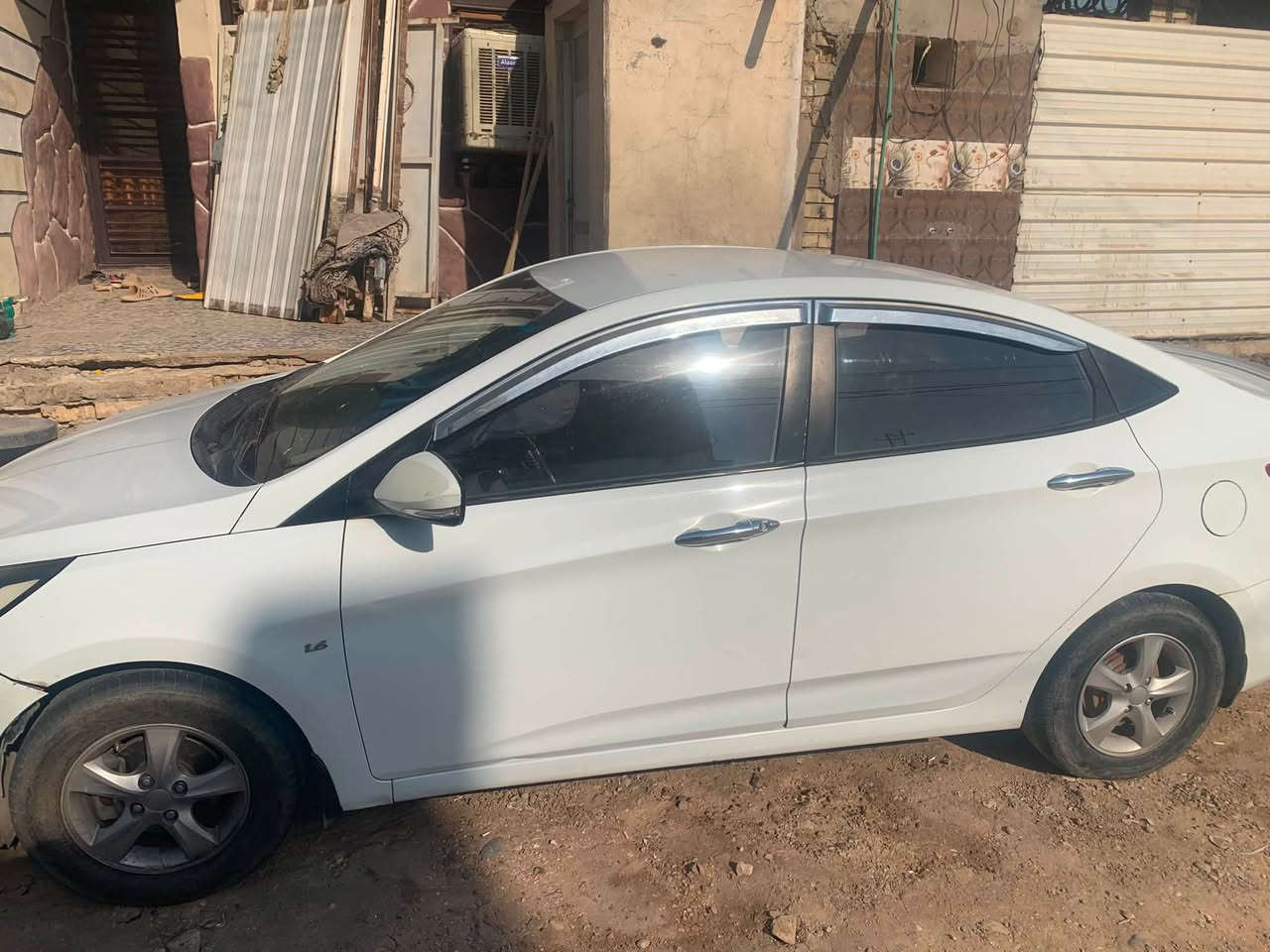 أكسنت 2013 خليجي 🔥

🚘 للبيع أكسنت 2013 خليجي — نظيفة وتستاهل

سيارة مرتبة جداً، استخدام شخصي، ومواصفاتها حلوة، مكينة وقير ودفرنس بحالة ممتازة، تكييف بارد، قيادة مريحة واقتصادية بالبنزين.

✅ خليجي
✅ موديل 2013
✅ نظافة واضحة
✅ جاهزة للفحص من الألف إلى الياء
✅ ما تحتاج صرف مباشر

💰 السعر: [88]وبيها مجال بسيط
📍 الموقع: [الدورة كرارة]
📞 للتواصل: [***********]

السيارة للجاد فقط، والفحص خير دليل.
لا تسأل عن آخر سعر قبل المعاينة، والبيع بالمعقول. 🔥
