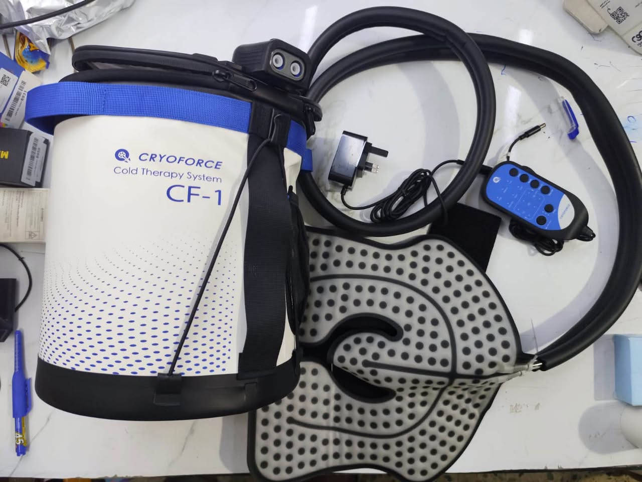 جهاز Cryoforce CF-1 الاحترافي جديد غير مستخدم 
❄️ Cold Therapy System | CF-1
جهاز علاجي احترافي مناسب للعيادات، مراكز العلاج الطبيعي والرياضيين، ويُستخدم للمساعدة على تقليل الألم والتورم بعد الإصابات والعمليات والتمارين.
 3 مستويات للتدفق
 عدة أوضاع للتحكم بالتبريد
 يحتوي على Universal Multi-Area Pad
خزان بسعة 12 لتر
 الجهاز كامل مع الباد + الأنابيب + وحدة التحكم المحول
للاستفسار تواصل على الخاص او واتساب ***********
