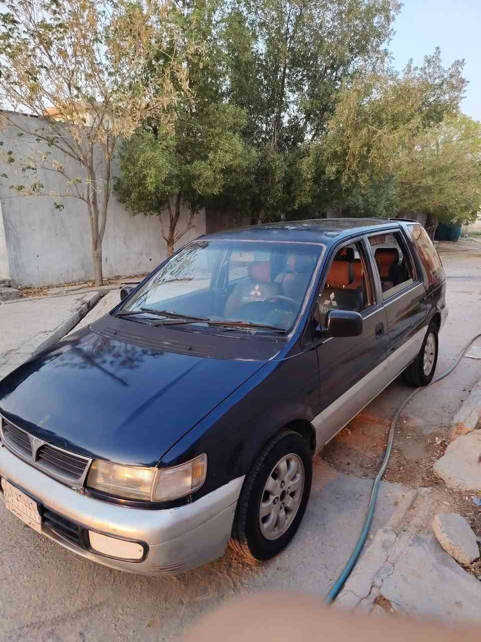 🚘 للبيع مستبوشي كولت 7 راكب 🚘

🔹 رقم ديالى
🔹 اللون نيلي ومصبوغة، الحزام للجمالية فقط
🔹 كير أوتماتيك
🔹 كهربائيات كلهة شغالة
🔹 منظومة سماعات ومسجل جديدة
🔹 التبريد شغال ثلج ❄
🔹 تايرات نضيقة حجم 15
🔹 صدر جديد
🔹 باتري جديدة
🔹 دوشمة جديدة
🔹 الدشبول والبطاين كلهة جديدة ونظيفة

✅ السيارة نشطة ومرتبة وسعرهة مناسب 
 والسعر 35 ورقة قفل قفل  وترهم مراوس 🔐
⚠️ الملاحظات:

- السنوية ساقطة، بس بيهة كابون بنزين
- بيهة شوية خياس بالجامرلوغ بس معالج 
- المحرك بي صرف دهن بسيط

والي يريدهة يتفضل ينصل علهاذة الرقم 
***********
