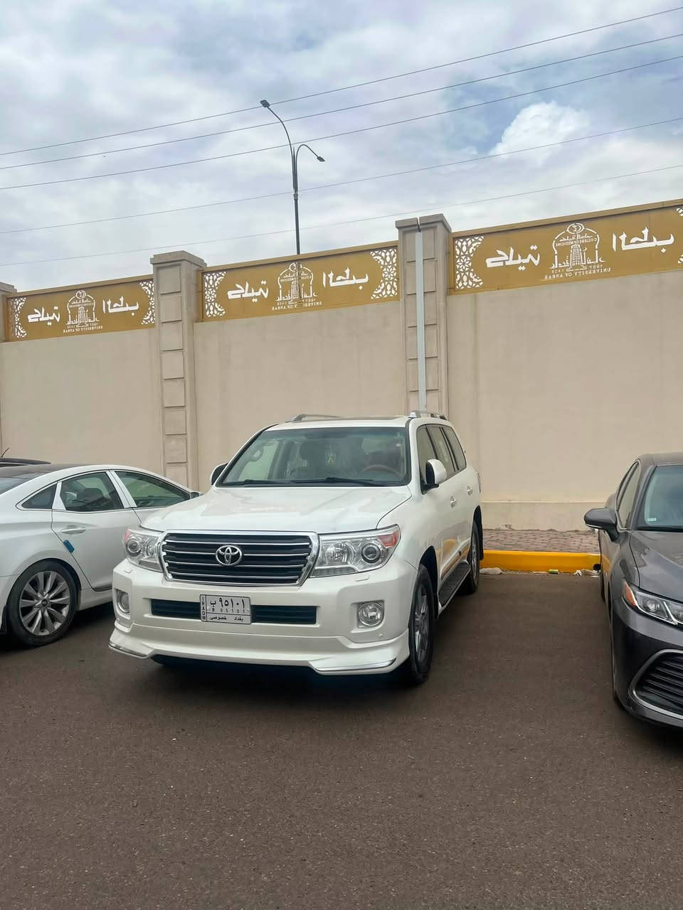 تويوتا لاندكروز| Land Cruiser 
G.X.R
2013
ستة سلندر يعني المرغوب
بريمير| premier 
ماشية| 130km
سلايد يعني فول مواصفات اعلى مواصفات بلاند كروز كلها

مواصفاته :
سلايد
ثلاجة
حساس امامي
حساس خلفي
شاشات خلفية
كراسي جلد
تشغيل عن بعد
تحكم ستيرن
شاشة كبير
مري قلاب
تفتح تسد جامات بلبصمة
كامرة امامي
كامرة خلفي
زراكات
لايت LED
عدم انزلاق
سنتر لوك
وضعية ثلج
وبعد هواي هم معروفة مواصفات البريمير

السيارة كفالة عامة من الصبغ فقط تبديل بنيد
كير محرك كفالة بلباكيت
ادامة للمحرك وفيت بم جديد 
تخم تايرات جديد 
السيارة نظيفة ومخزنة ماتطلع 

سعرها : 340$

غير متواجد فيس 

للتواصل على الرقم

‭***********‬
