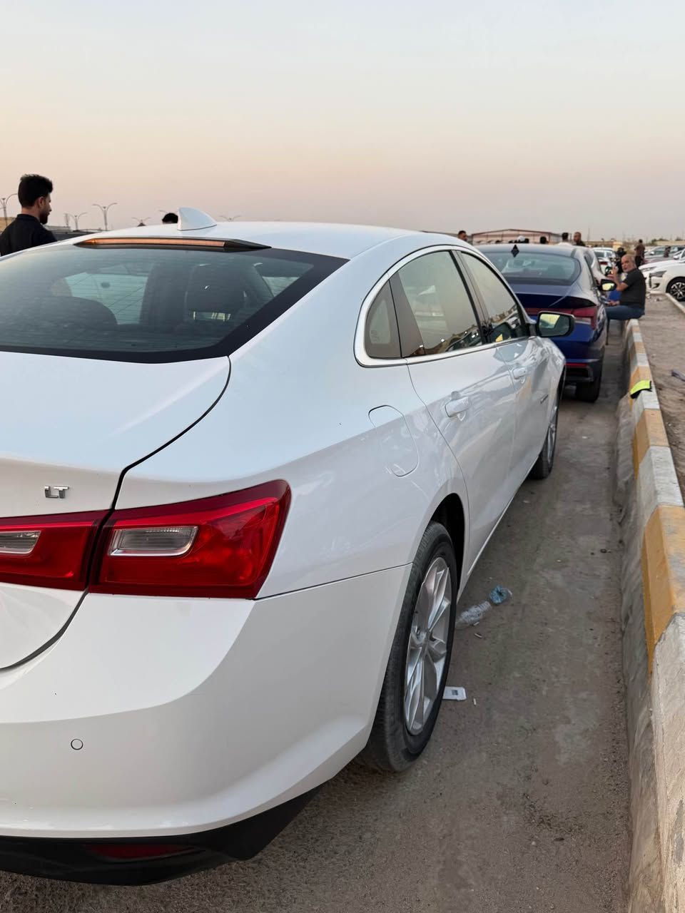 السلام عليكم خوان من رخصة الادمن
ماليبو 2024 LT رقم معوقين تحويل وكالة ثاني يوم
كاملة السيارة حادثها بچم بنيد مبدل وچاملغ صفحة الراكب مبدل والباب الخلف سائق مبدل 
مكان البصرة ابو الخصيب 
***********
سعرها ب 115$ البصرة, العراق
