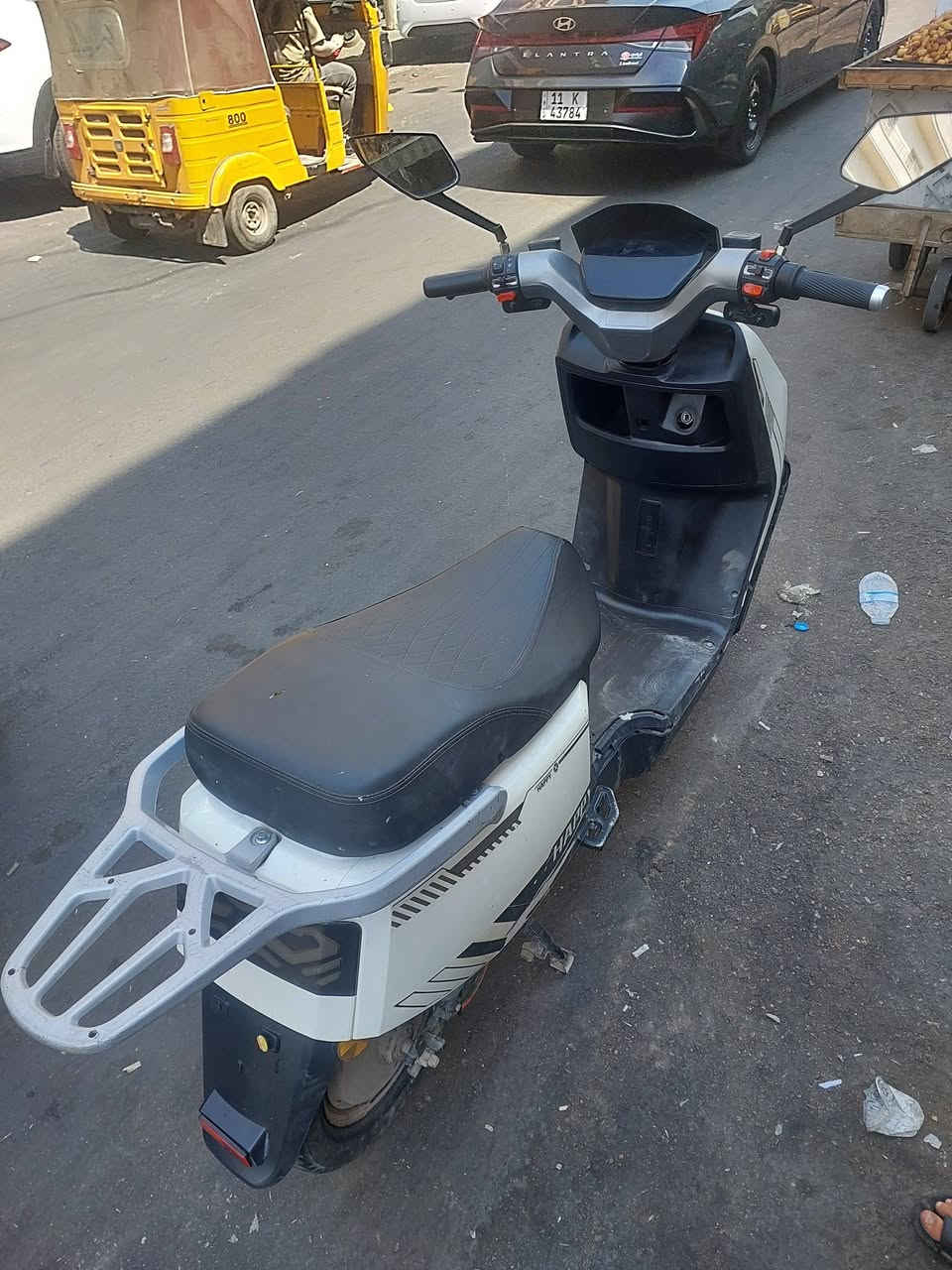 للبيع مابيه نقص بس الشاير بطاريات تجي وتفحص سعر 700 وبيه مجال سكن بغداد متواجد خاص او هاذه رقمي ***********
