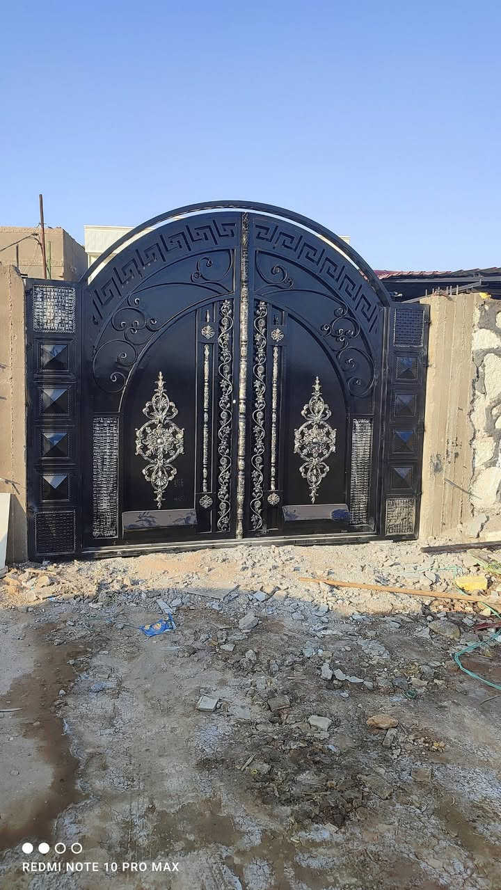 حدادت المرتضى حداد متنقل حداده عامه ابواب قاصه وشبابيك ومحجرات وانواع السقايف وشرط شغل درجه اولى عنوان كربلاء حي الصناعي ***********

نص مكتوب في الصور:
- REDMI NOTE 10 PRO MAX