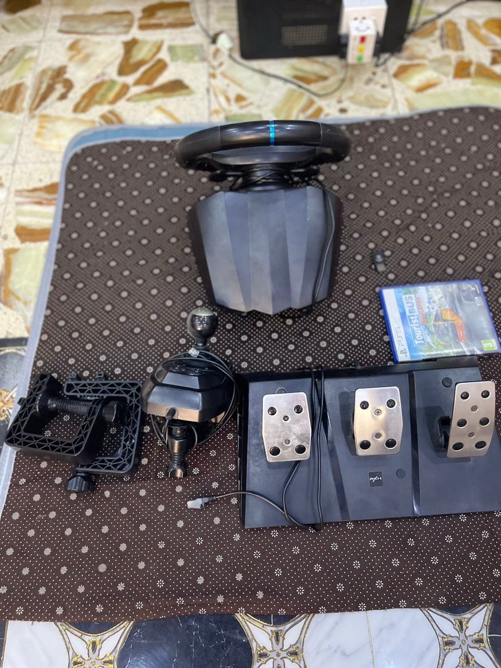 السلام عليكم اخوان 
ملحقات بلي ستيشن 5 
1- نظارات الواقع الافتراضي VR2 سوني استعمال اقل من اسبوعين الله شاهد وجايبهم  من دبي .= 450 الف.
2- مجموعة دريكسون كاملة اخت الجديدة مع فلاشة N5 الي تشغلة على بلي 5 = 180 الف
3- جنطة حفظ بلي 5 = 25 الف
وبيهه مجال بسيط جدا للشراي
تواصل 
***********