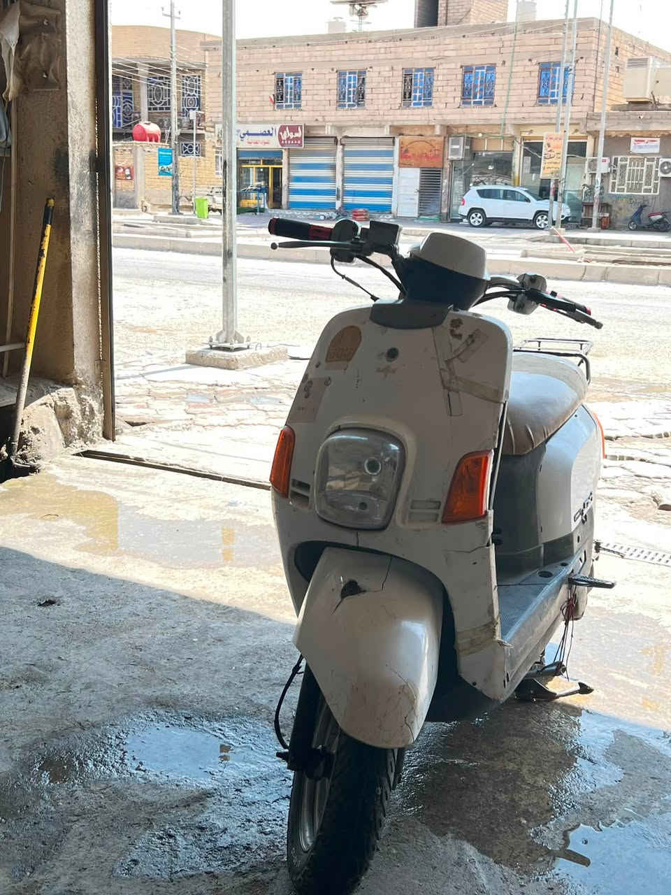 ماكس بوليس للبيع مفتوحه مره وحده بس كفرات تعبانه كلشي شغال سعر٣٥٠ وبيه مجال ***********

