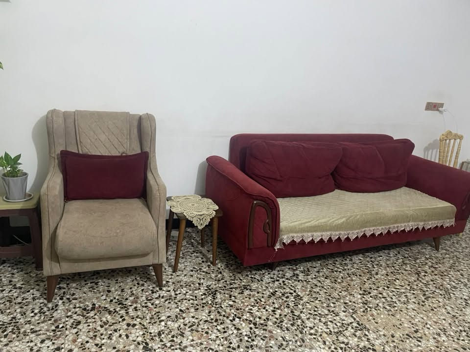 السلام عليكم
تخم ٧ مقاعد للبيع السعر ٣٥٠ الف مكاني الثعالبه قرب السوق في ال ٨٠٠٠. للاستفسار على الرقم 
***********
