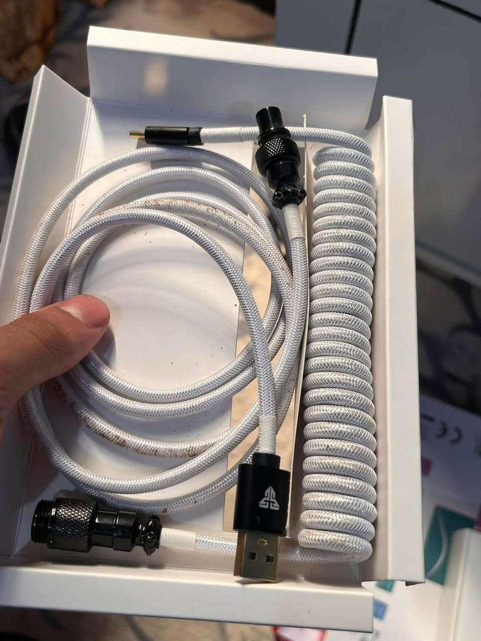 كيبورد ميكانيكي 60% مع لغة عربية 
Detachable Type-c cable 
Blue switch   
All keys anti gost
الوزن:566 غرام
الكيبورد قابل البرمجة
RGB
ومعاه كويل كيبل ايضاً من نفس الشركة 
البكج نضافته 95‎%‎ شبه الجديد استعماله اقل من 6 اشهر مكاني بصرة رقم ***********
السعر : خاص
