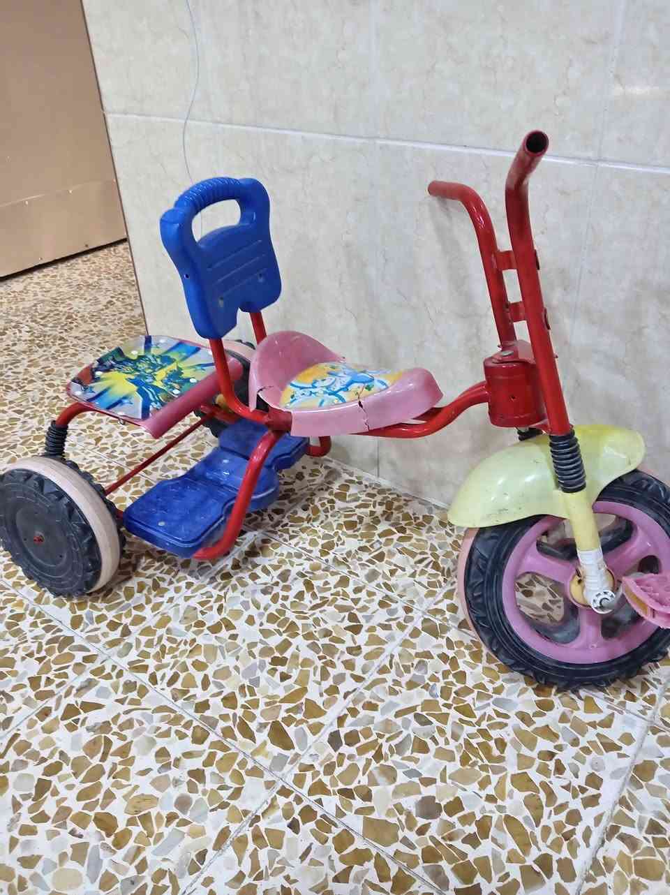 بايسكل أطفال للبيع 15الف بيه مجال للتواصل او اتصال واتساب *********** 🚨🚨
