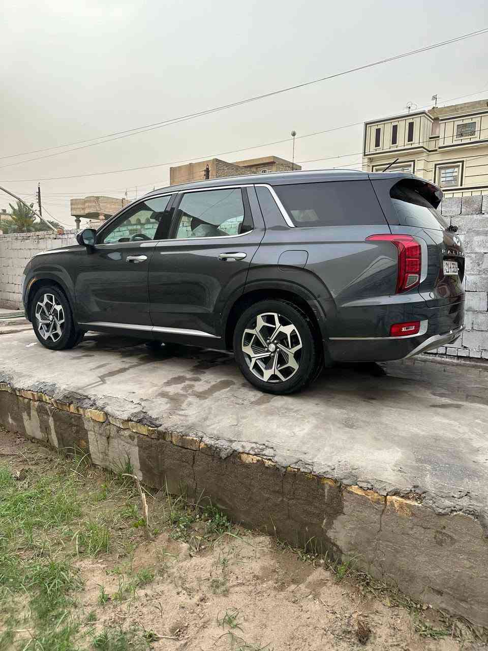 مرحبا للبيع   بالسايد موديل  20.  ضرر فقط  بنيد  بدون دواخل وشواصي بشرط اسلمك زيرو نظافة  ماشيه 52  العنوان  بغداد العامرية  السعر  240   الاتصال ***********

نص مكتوب في الصور:
- 45980168