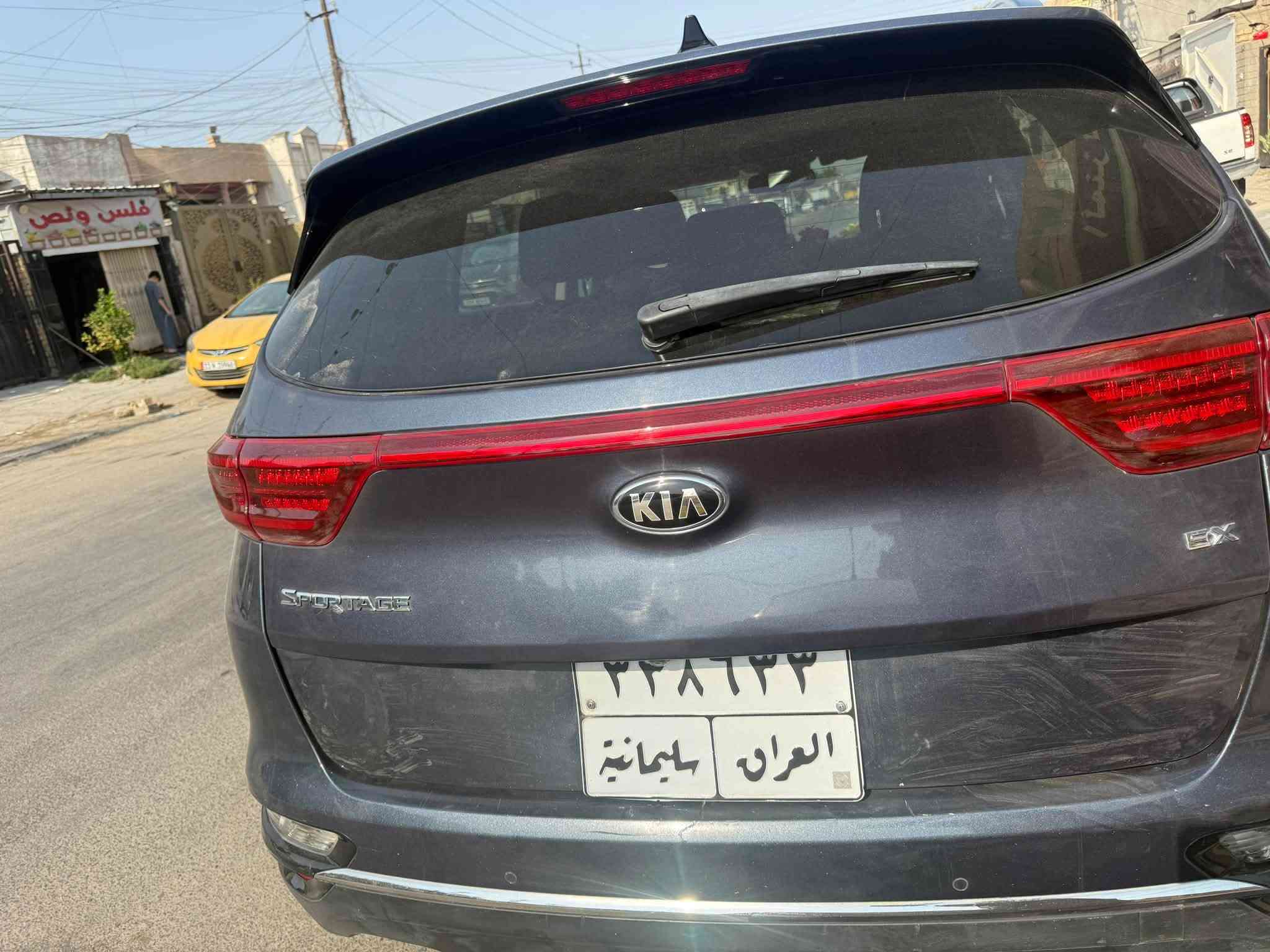 سبورتج 2020
فول مواصفات1/1 مواصفات EX

تدفأة مقاعد وستيرن بنوراما تحديد مسار رادارات جانبيه وامامي

لايت زينون صندوك كهربائي فول فول 

وارد امريكي 

ماشيه106

ضربتها طرف من الجاملغ الايمين وشويه من البنيد  البنيد مصبوغ والجملغ راجع بارد نفسها الضربه رجعنه عدنا شغلها

وبيها نص باب صبغ صفحه اليمنى

هذا الصبغ الموجود بلسياره والسبايدر

مكاني بغداد حي اور بضهر نادي النفط 

رقم التواصل ***********

السعر 150 وبيها مجال
