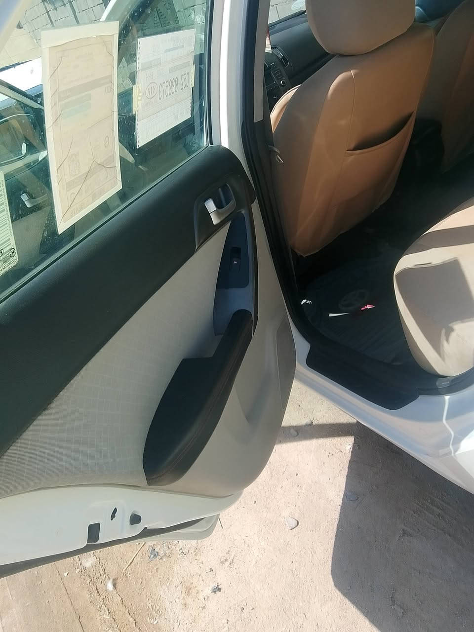 سلام عليكم من رخصت مدير الكروب كيه سيراتو موديل 12 مكفولة من الضربه والعيب الشرعي بيها شبرين بخشم البنيد  رقم انكليزي بصره مميز بسمي تحكم ستيرن حساس خلفي تبريد ثلج مكينه 1600كير مكفولات سياره مال جناي السعر 102وبيها مجال العنوان البصره الزبير ***********
