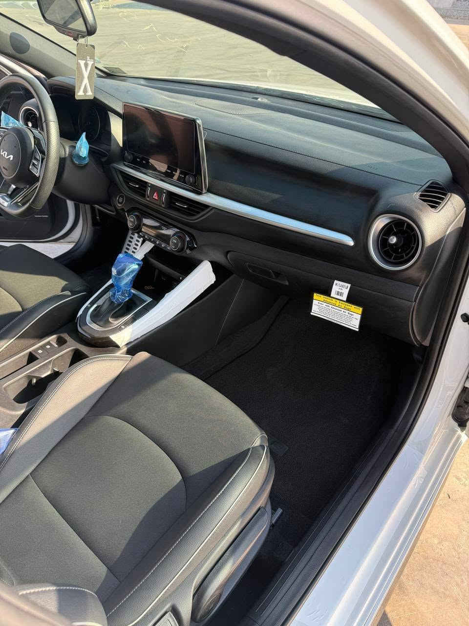 سعر مناسب
🚘 للبيع كيا فورتي Kia Forte GT-Line موديل 2024
***********
🇺🇸 وارد أمريكي
🔹 اللون: أبيض لؤلؤي
🔹 الفئة: GT-Line
🔹 المحرك: 2.0 لتر / 4 سلندر
🔹 مواصفات GT-Line
🔹 بدون صبغ
🔹 بدون تبديل
🔹 سيارة نظيفة ومحافظة جداً
🔹 الفحص مفتوح أمام المشتري الجاد
✨ مواصفات GT-Line: • فتحة سقف
• مقاعد جلد
• شاشة كبيرة
• تشغيل ودخول ذكي
• كاميرا خلفية
• مثبت سرعة
• أنظمة أمان ومساعدة قيادة
• جنوط رياضية
• إضاءة LED
• وغيرها من مواصفات الفئة
📞 الاتصال: ______***********
السيارة نظيفة وتستاهل الفحص والمعاينة. موصل, نينوى
